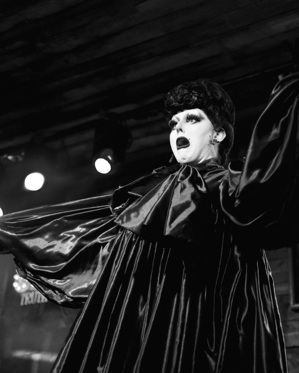Showtime - Live Music, Entertainment & Cabaret- Albert's Schloss
